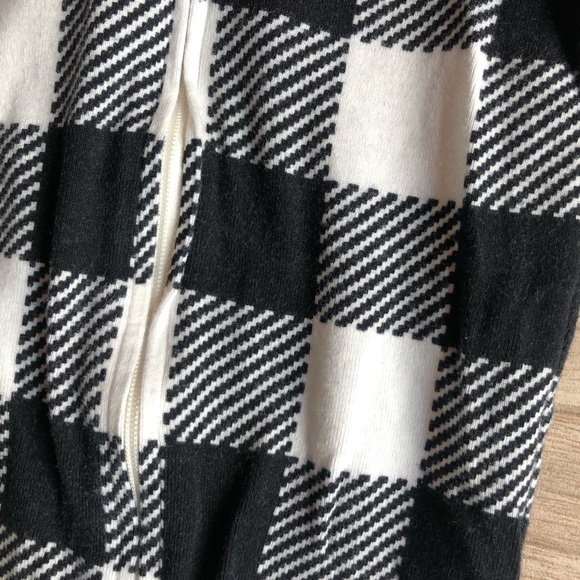 OLD NAVY One Piece Buffalo Check Pajamas Size 2T - Picture 2 of 5